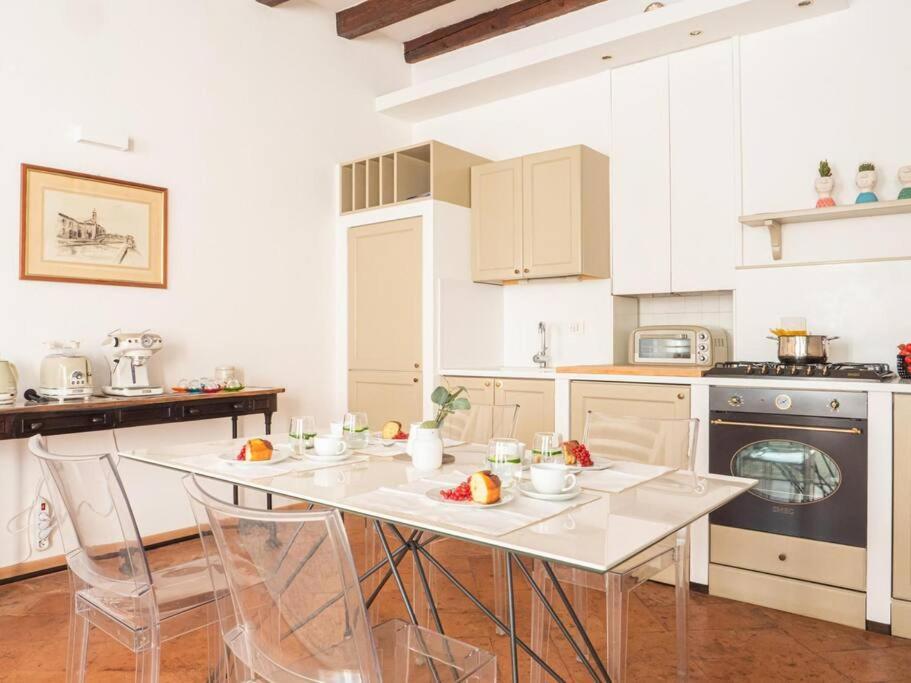 מילאנו Romantic Flat On Navigli River By Easylife מראה חיצוני תמונה